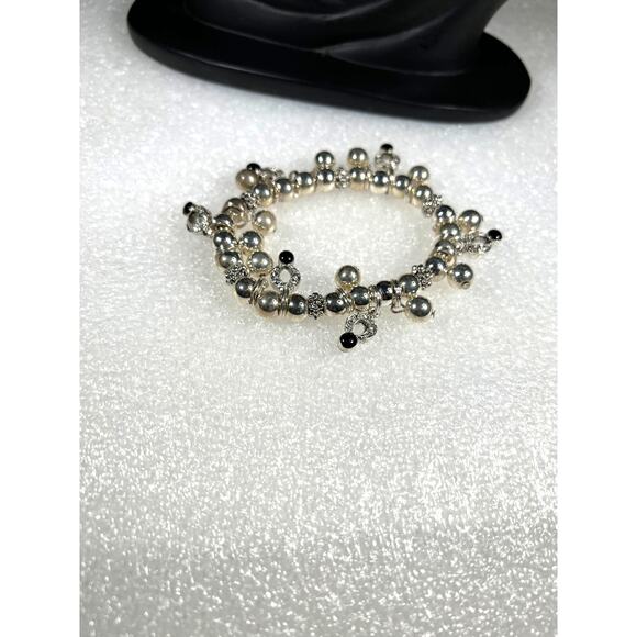 Silver Tone Black Sparkly Beaded Stretch Bracelet Deadstock New on Card Retro - Picture 3 of 13